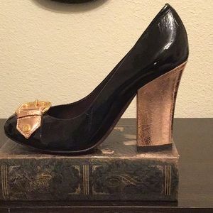 BCBGMaxAzria Size 8 Pump